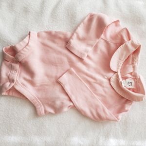 Gap Peter Pan Collar Pink onesie. (NWT)